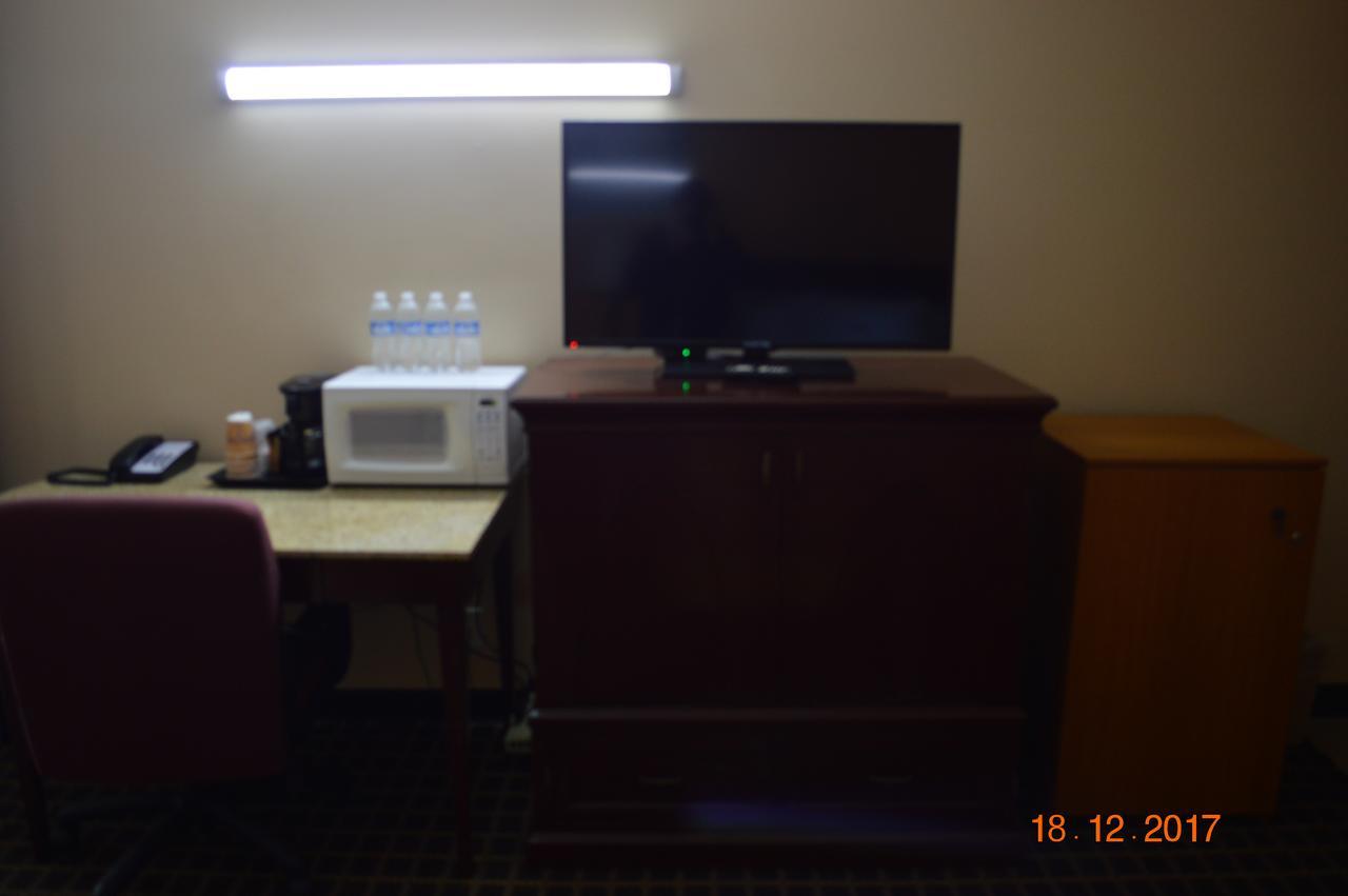 Budget Inn Of Bay City Bagian luar foto