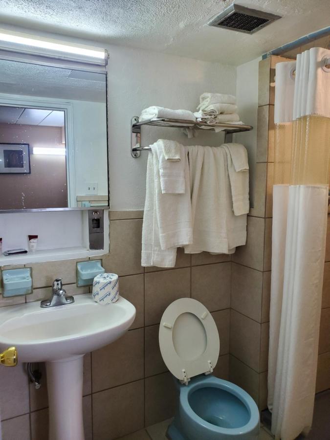 Budget Inn Of Bay City Bagian luar foto